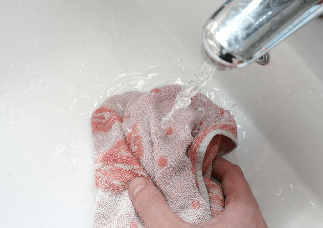 wet towel for yelking